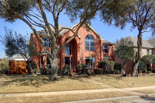 9611 Wolf Creek Dr, Irving, TX 75063-5021