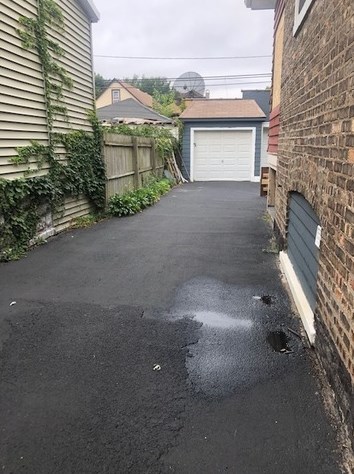 8422 Saginaw Ave, Chicago IL 60617-2028 exterior