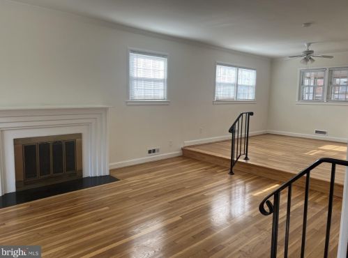 9704 Dameron Dr, Silver Spring MD  20910-1403 exterior