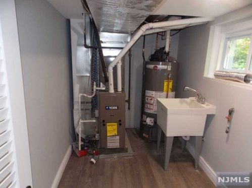 304 James St, Teaneck NJ  07666-3220 exterior