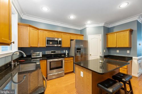 7585 Great Swan Ct, Alexandria VA 22306-2275 exterior