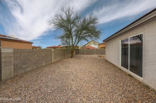8446 Ramona Madera Ln, Tucson AZ  85747-5711 exterior
