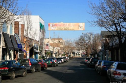 11 Dover Rd, Westport CT 06880-2627 exterior