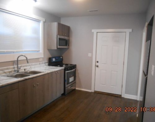 318 70 St, Chicago IL 60636-3151 exterior