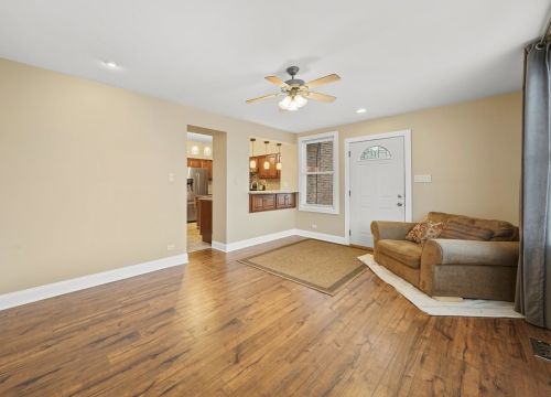 2226 Kedvale Ave, Chicago IL 60629-5708 exterior