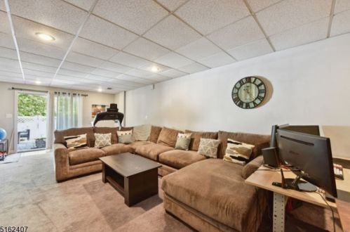 1908 Bayley Ct, Bridgewater NJ  08807-3544 exterior