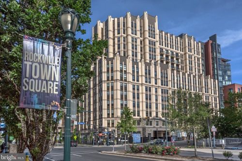 10260 Grosvenor Pl, Rockville MD 20852 exterior