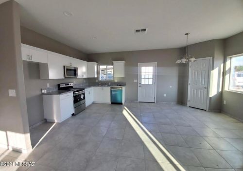 308 29th St, Tucson, AZ 85713-2946