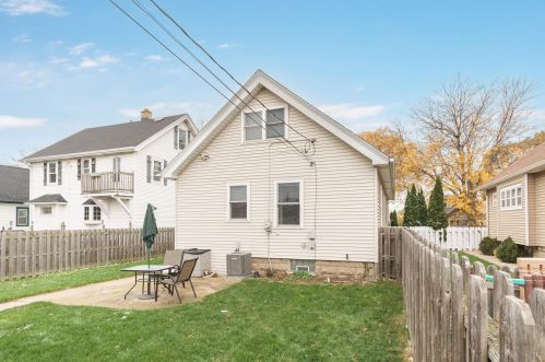 3018 93rd St, Milwaukee WI  53227-3608 exterior