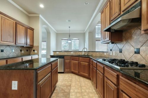 15800 Double Eagle Dr, Austin TX  78717-3812 exterior