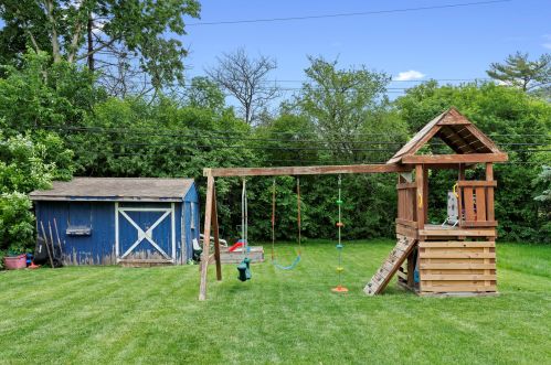 1323 Hamilton Ave, Elmhurst IL 60126-5407 exterior