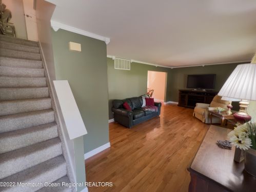 24 Anita Dr, Jackson Twp NJ 08527-4901 exterior