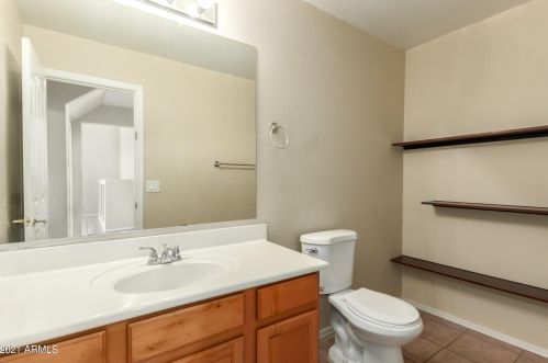 6810 39 Ln, Phoenix AZ 85029-3000 exterior