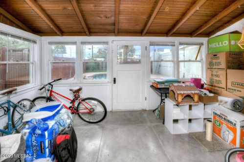 2015 8 St, Tucson AZ 85719-5515 exterior