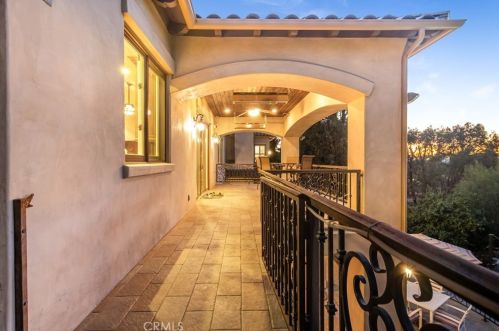 1241 Valencia Mesa Dr, Fullerton CA 92833-2220 exterior