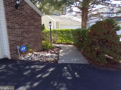 7453 Cross Gate Ln, Alexandria VA  22315-4620 exterior