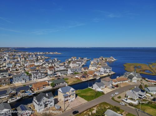 231 Cypress Dr, Berkeley Township, NJ 08721-3110