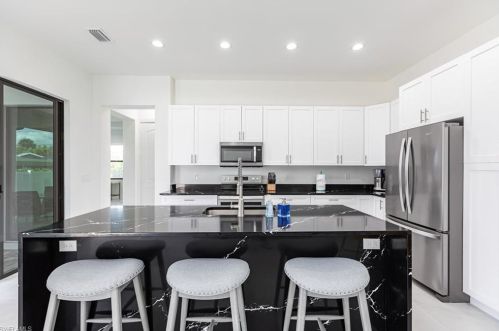 803 106 Ave, Naples FL 34108-1846 exterior