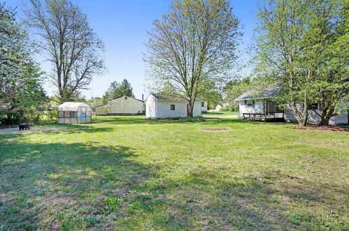 4090 Whitehall Rd, Meskegon MI 49445-1358 exterior