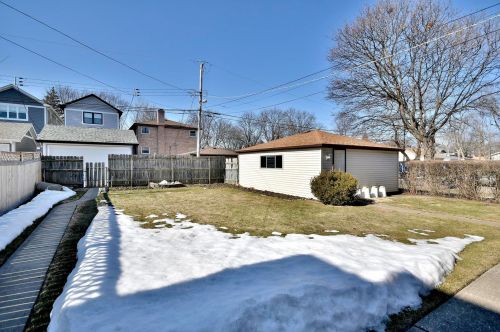 6696 Olympia Ave, Chicago IL 60631-1518 exterior