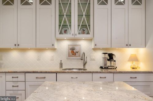 1201 Wilkes St, Alexandria VA 22314-5907 exterior