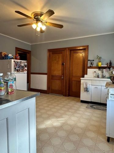 282 Linwood St, New Britain CT 06052-1951 exterior