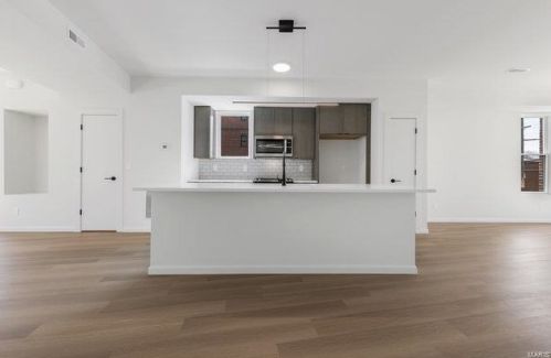 2867 Indiana Ave, Saint Louis MO 63118-2506 exterior