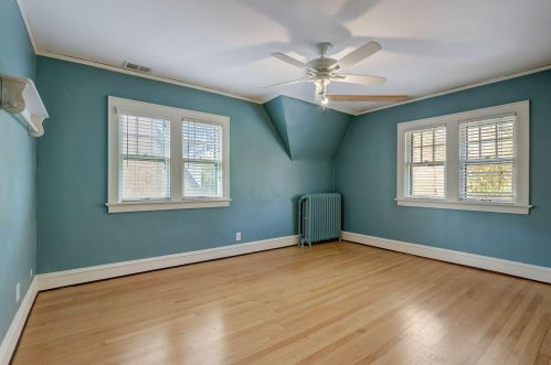 725 Lk Vw Ave, Milwaukee WI 53217-4857 exterior