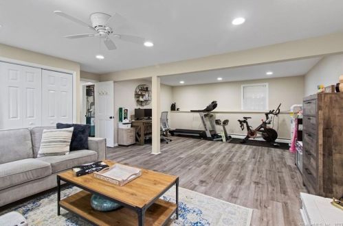 100 Haviland Rd, Ridgefield CT  06877-2821 exterior