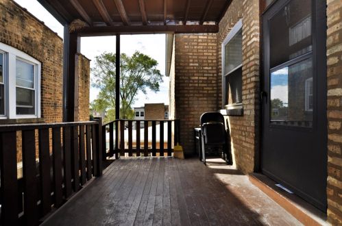 2701 Estes Ave, Chicago IL  27011-3011 exterior