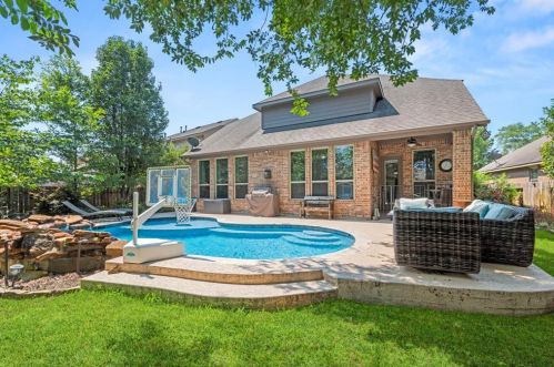 331 Kinderwood Trl, Montgomery TX 77316-2121 exterior