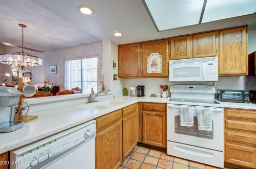 10830 28 Ave, Phoenix AZ 85009-5722 exterior