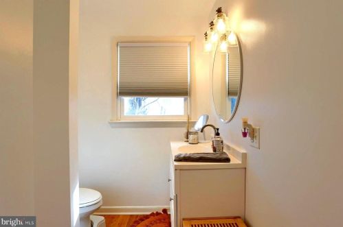 1131 Hermosa Ave, Lancaster PA 17601-1526 exterior