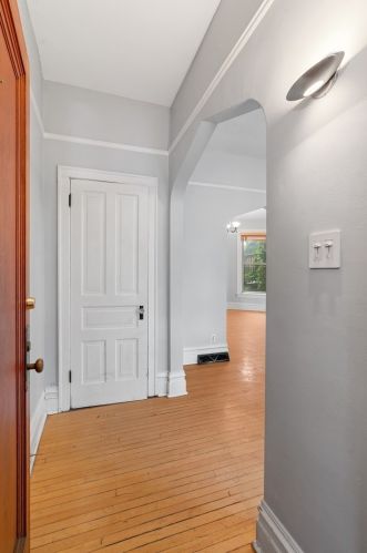 3341 Hamilton Ave, Chicago IL 60608-6036 exterior