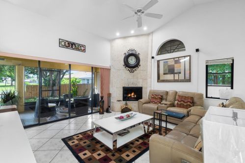 514 Clf Rd, Fort Pierce FL 34984-6226 exterior