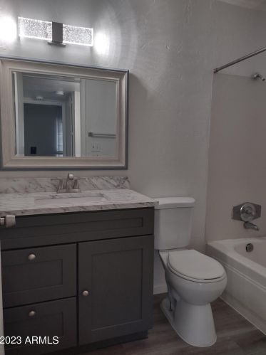 11612 21 Dr, Phoenix AZ 85015-5408 exterior