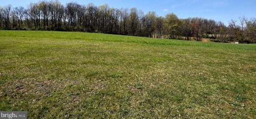 795 Abbottstown Pike, Hanover PA 17331-8235 exterior