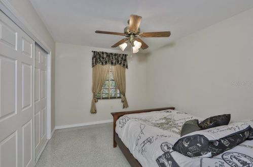 407 Bon Aire Ave, Tampa FL 33617-6322 exterior