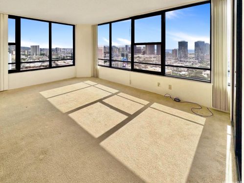 1221 Victoria St, Honolulu HI  96814-1430 exterior