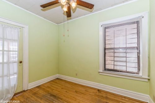 8029 Eberhart Ave, Chicago IL 60637-2411 exterior