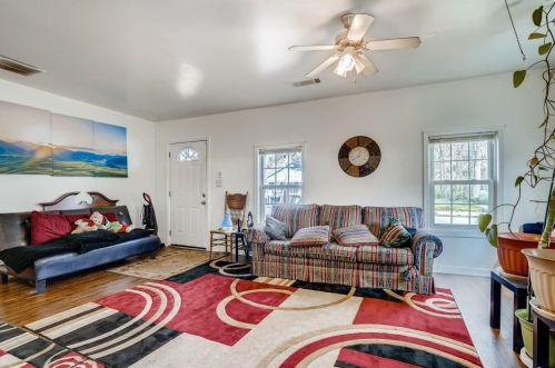 1076 Mayson Turner Rd, Atlanta GA 30314-2849 exterior