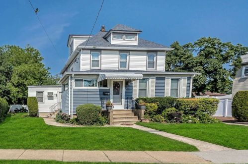 66 East Ave, Valley Stream, NY 11580-3912