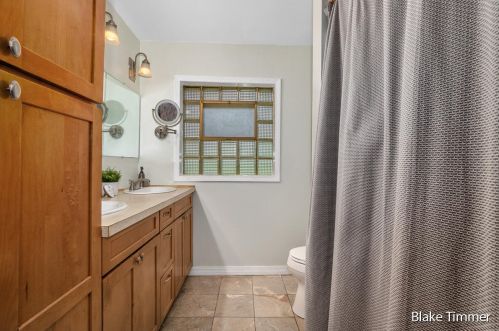 1525 Berkshire Dr, Grand Rapids MI 49508-1423 exterior