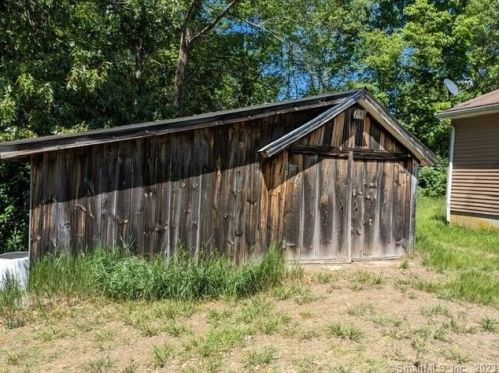 475 Putnam Pike, Killingly CT 06241-1608 exterior