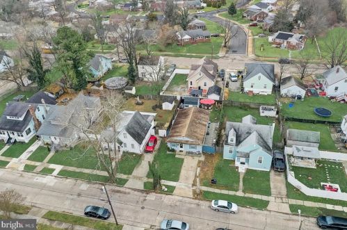 521 Riv Dr, Camden NJ 08110-2917 exterior