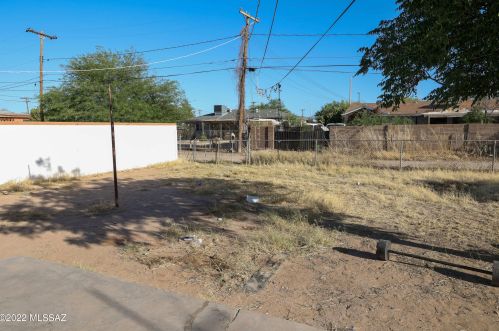 809 Calle Bocina, Tucson, AZ 85756-6433