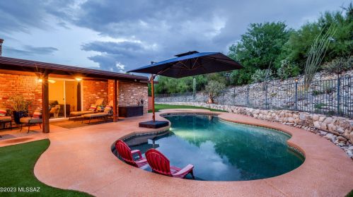 6101 Camino De Santa Valera, Tucson AZ  85718-3722 exterior