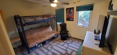 435 Kings Hwy, Valley Cottage NY 10989-1534 exterior