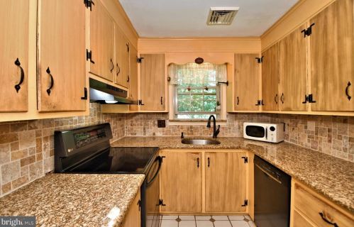 613 Chestnut St, Limerick PA 19468-2115 exterior