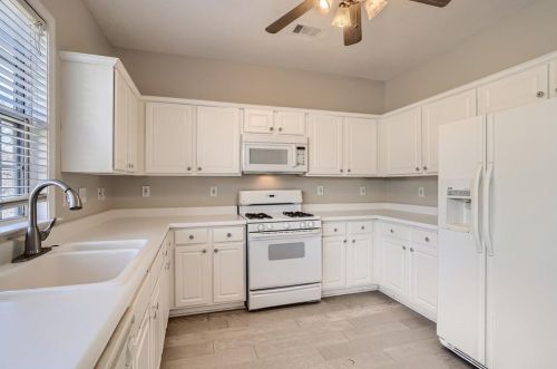 5053 Bright Hampton Dr, Atlanta GA 30339-1957 exterior